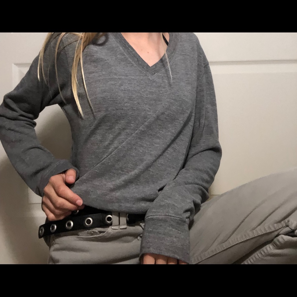 Long-sleeve gray sweater